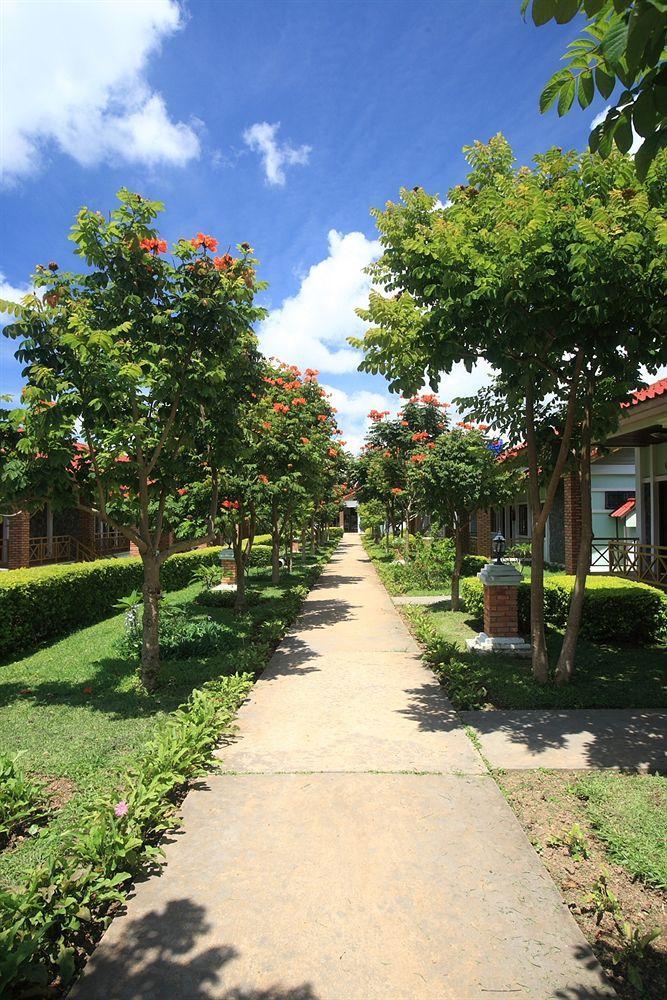 Vansana Plain Of Jars Hotel Muang Phônsavan Exterior foto