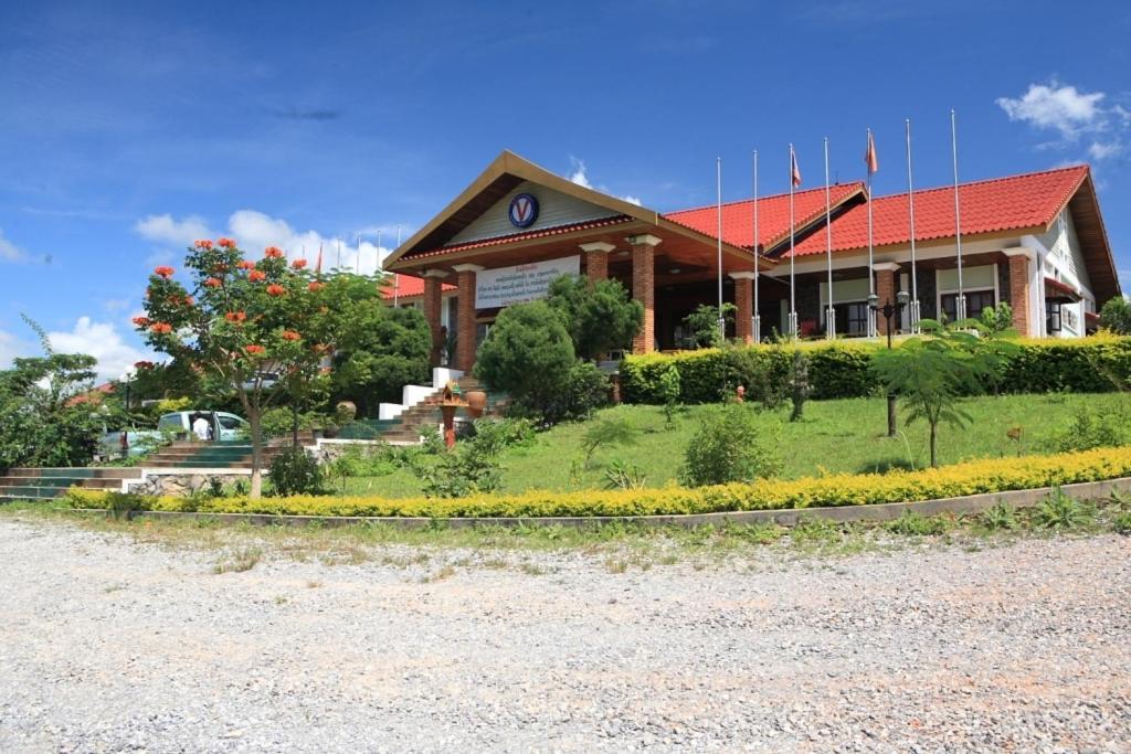 Vansana Plain Of Jars Hotel Muang Phônsavan Exterior foto