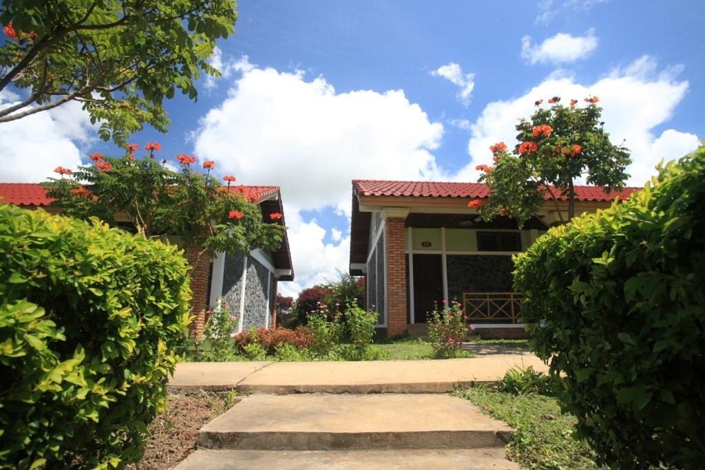 Vansana Plain Of Jars Hotel Muang Phônsavan Exterior foto