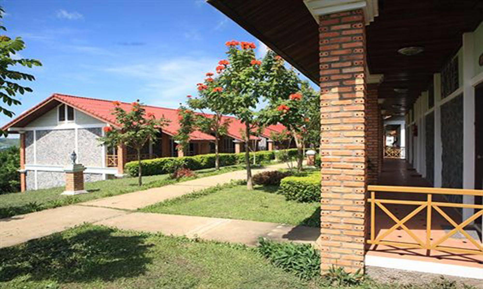 Vansana Plain Of Jars Hotel Muang Phônsavan Exterior foto